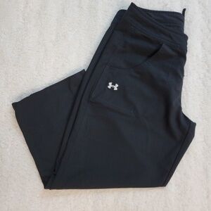 Women's Under Armour lightweight flowy capri pants size small